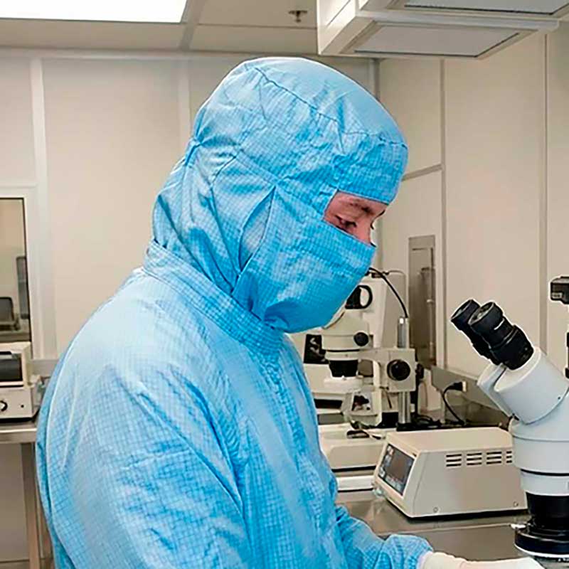 Escafandra Antiestática con Hilo de Carbono